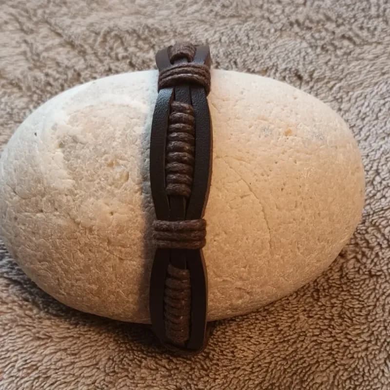 Bracelet cuir marron multi-lanières avec cordon décoratif - ajustable