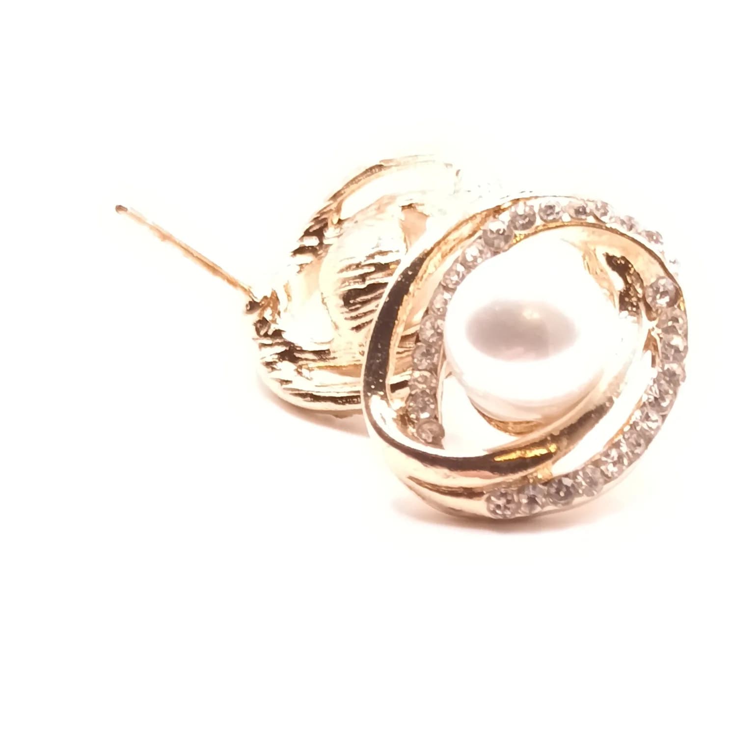 Boucle d'oreille spirale argentée vue de dos avec sa tige, et l'autre boucle vue de face.