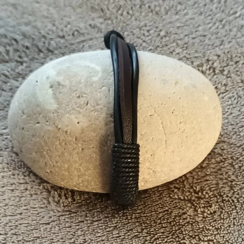 Bracelet cuir noir double lanière - style minimaliste - ajustable