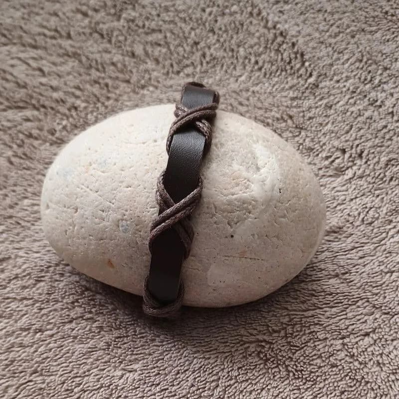 Bracelet cuir noir - style minimaliste - ajustable