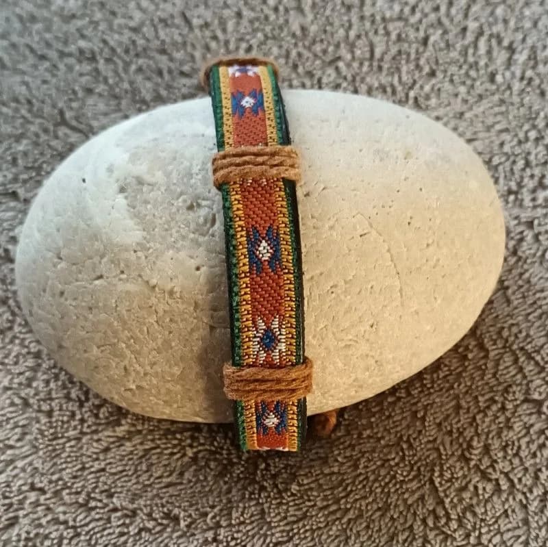 Bracelet tissu motif ethnique multicolore - style bohème - ajustable