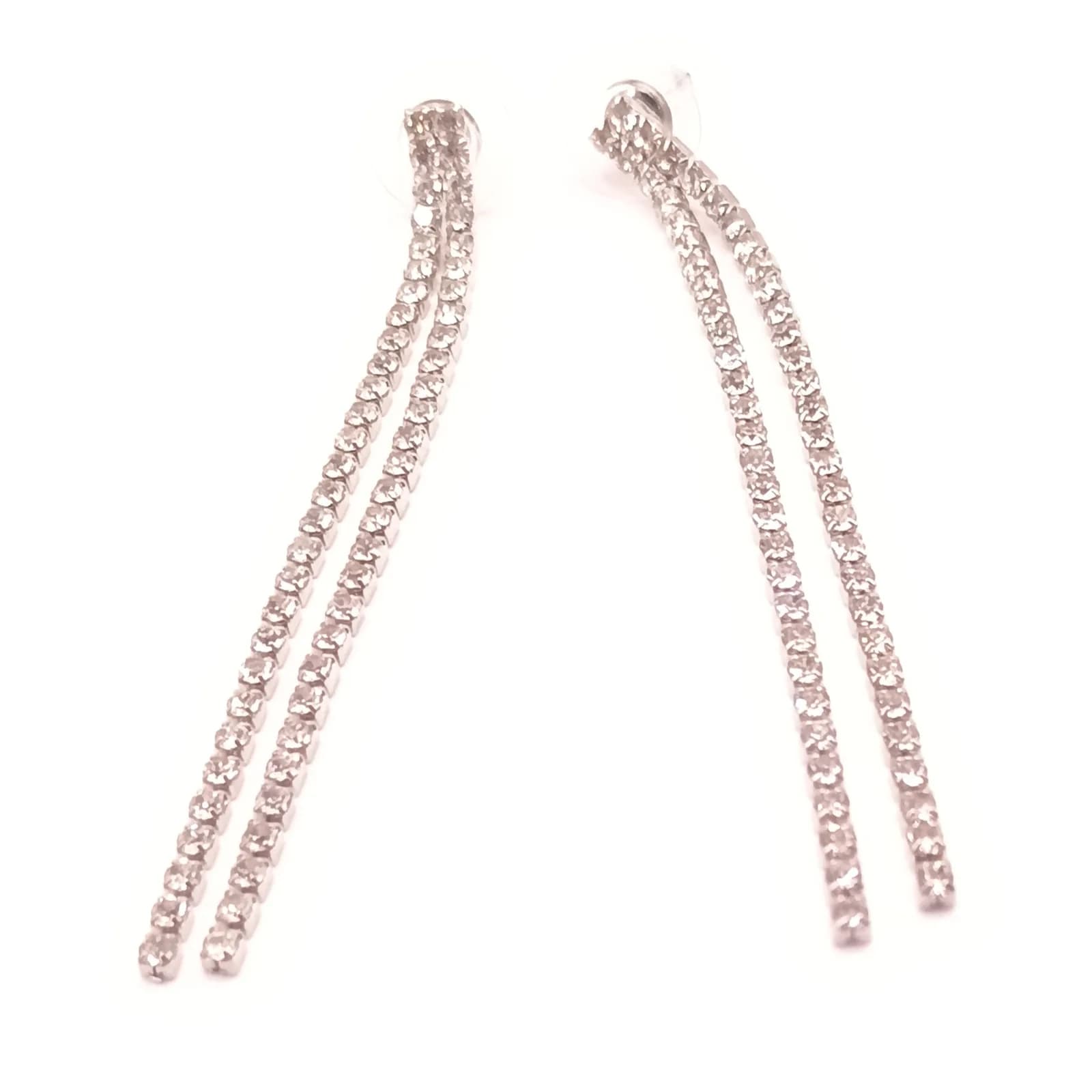Paire de boucles d'oreilles pendantes argentées à deux rangs de pierres transparentes